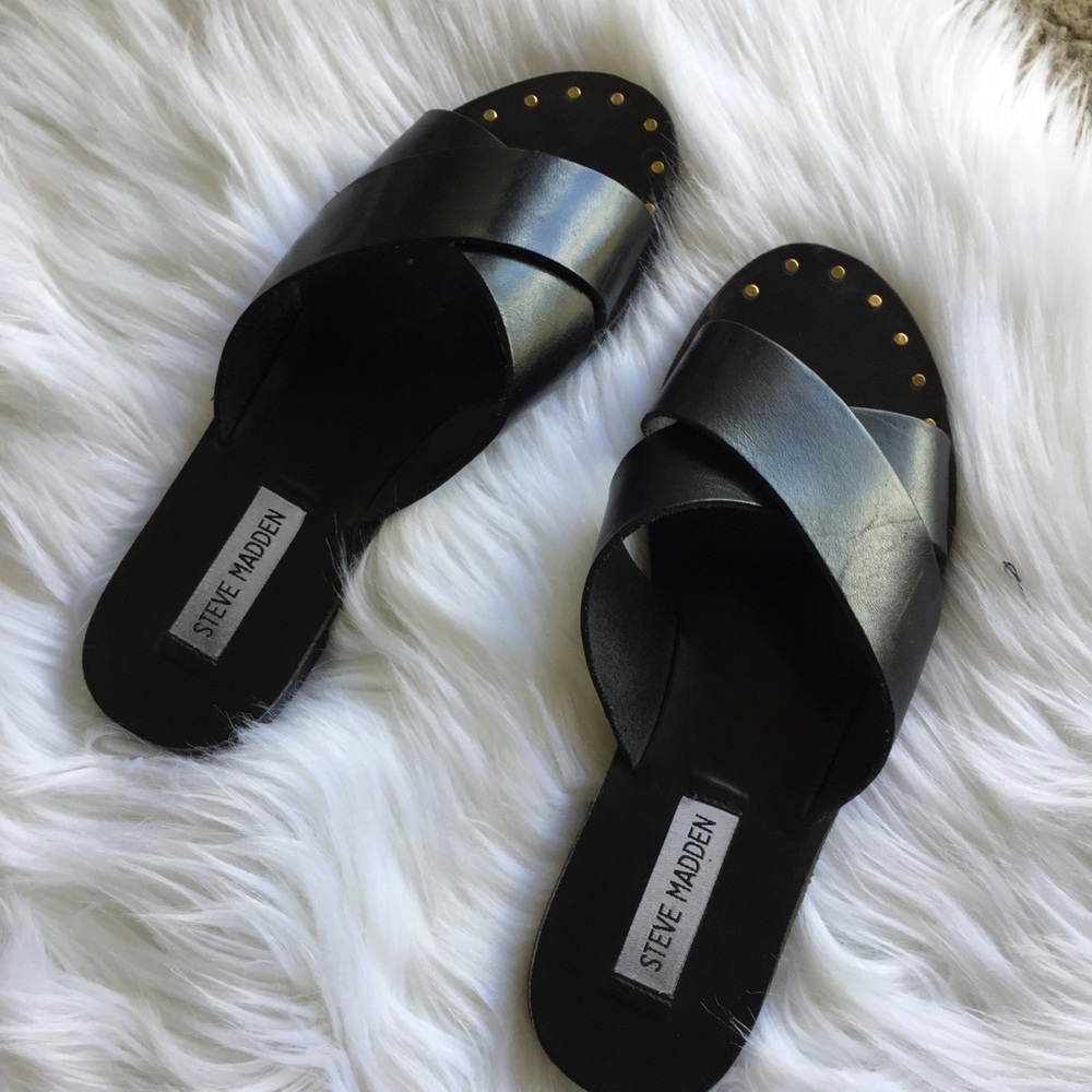 Steve Madden Crossover Studded Gold Black Flats - Picture 3 of 6